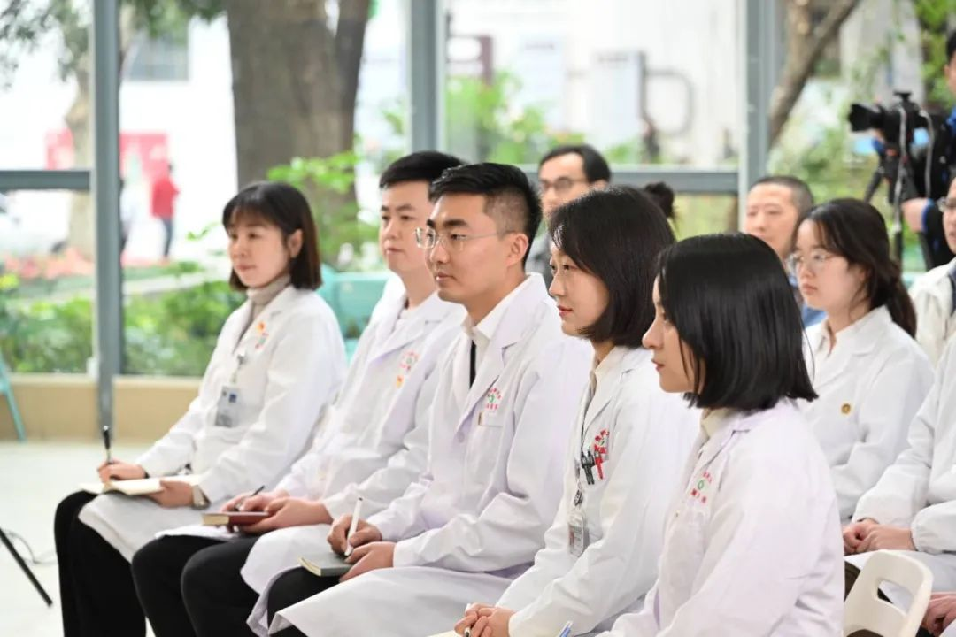 临床医学院学生党员聆听书记院长宣讲会